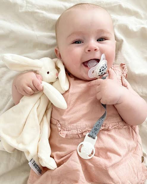 پستانک تویست شیک مدل Newborn سایز ۰ تا ۶ ماه